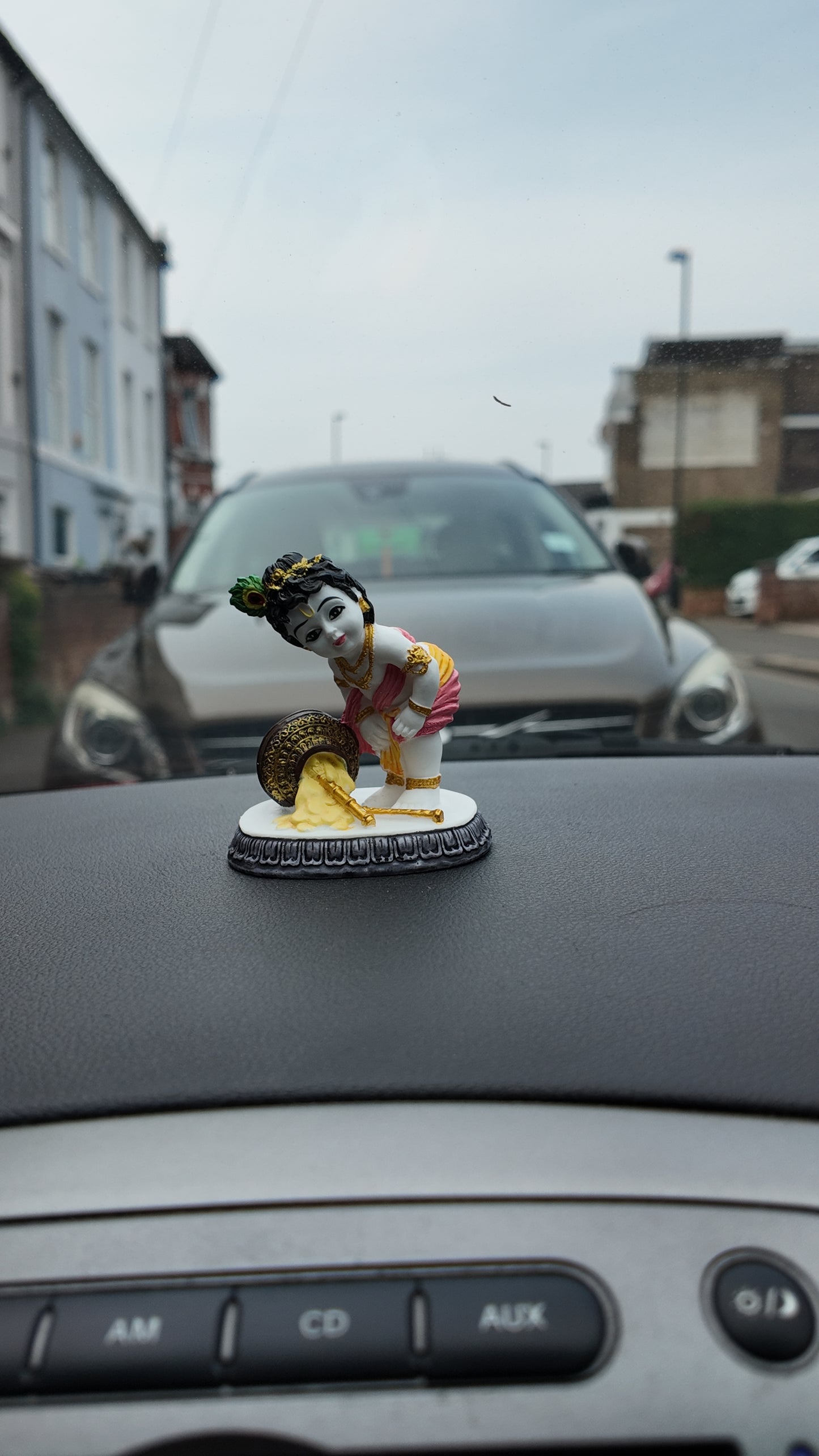 Divine Baby Krishna Idol with Butter Pot – Decorative Figurine for Car Dashboard & Home Temple